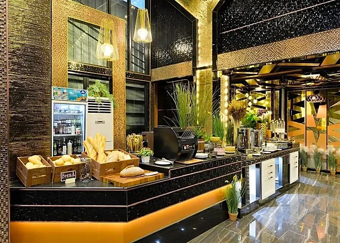 Hotel The Breton Media 4*